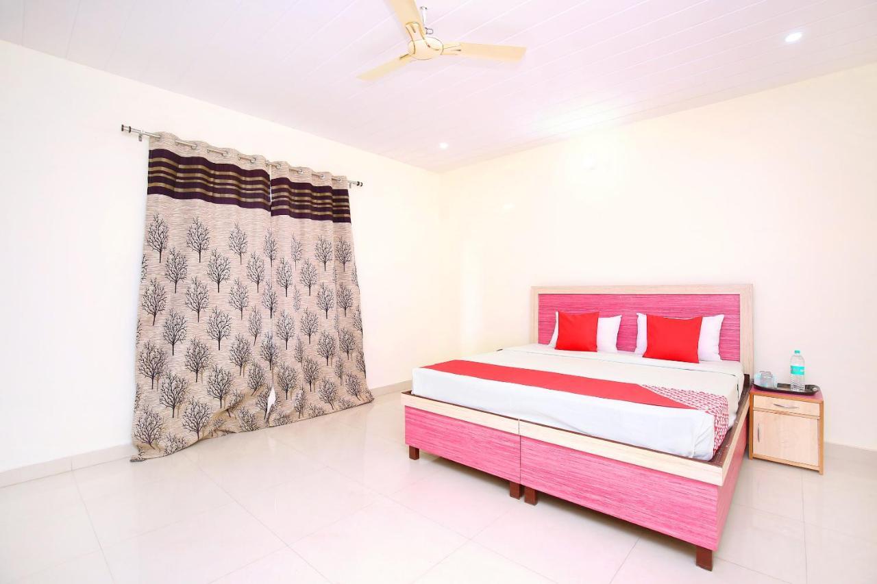 Oyo Flagship Armaan Resort Shāhpur Exterior photo