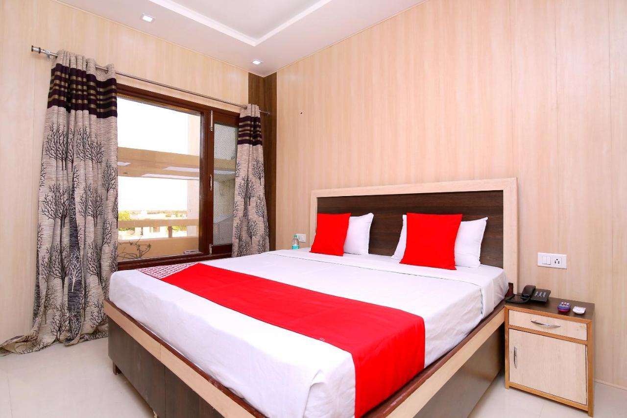 Oyo Flagship Armaan Resort Shāhpur Exterior photo