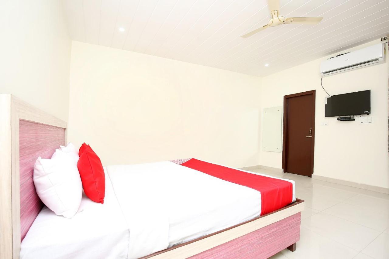 Oyo Flagship Armaan Resort Shāhpur Exterior photo
